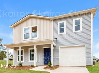 2033 Country Pl, Hickory, NC 28601
