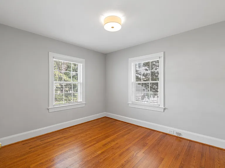 2728 Anderson Dr — Photo 20
