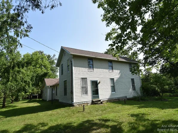 6400 Clinton Macon Rd, Clinton, MI 49236