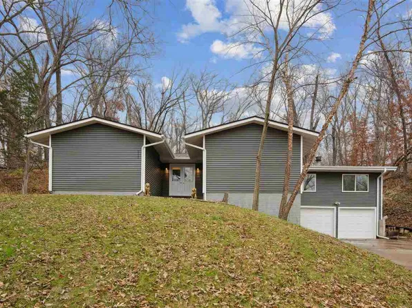 3111 Carroll Dr SE, Cedar Rapids, IA 52403