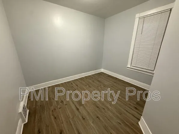 3278 N 17th St, Milwaukee, WI 53206