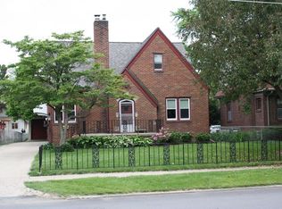 4221 Sheridan Ave, Des Moines, IA 50310