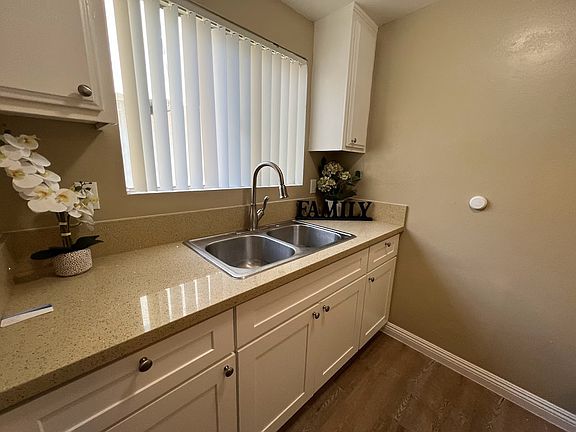 4th image of 180 E La Verne Ave APT 6