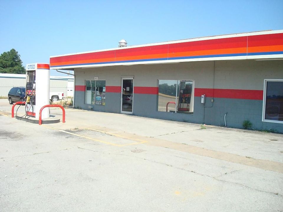 2nd image of 5411 Southwest Dr
