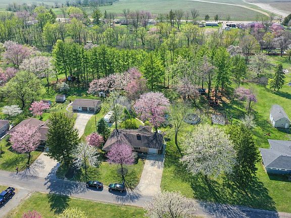 3rd image of 1508 N 1329th Rd