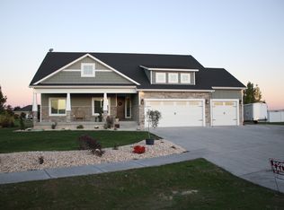 9006 N Cedar Point Ln, Idaho Falls, ID 83401
