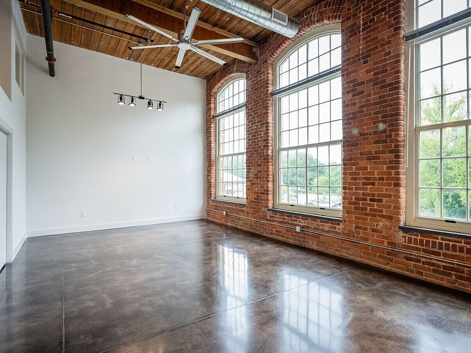 2nd image of 1875 Hayne St Unit 105