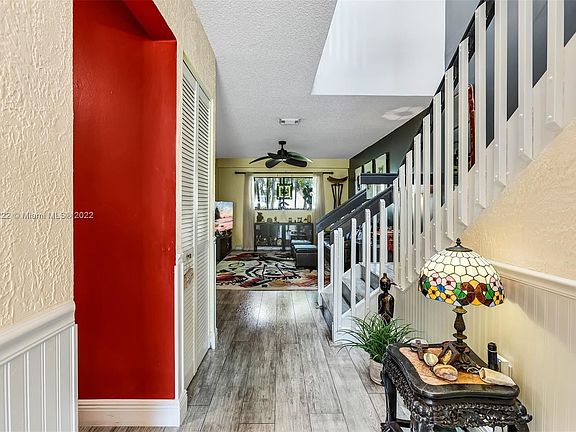5th image of 1512 N 15th Ter #1512