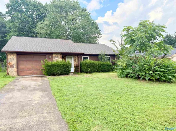 1009 Riverchase Rd SE, Huntsville, AL 35803