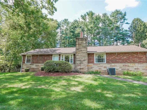 827 Pineview Ave SE, North Canton, OH 44720