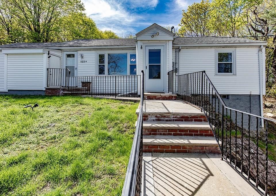 1st image of 123 Lincoln Ave #123R