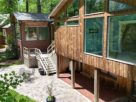 2nd image of 700 Lakemont Trl