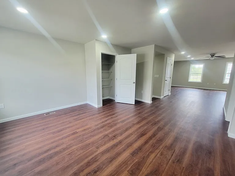 234 Rojan Rd — Photo 9