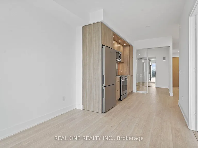 60 Central Park Dr #1602 — Photo 8