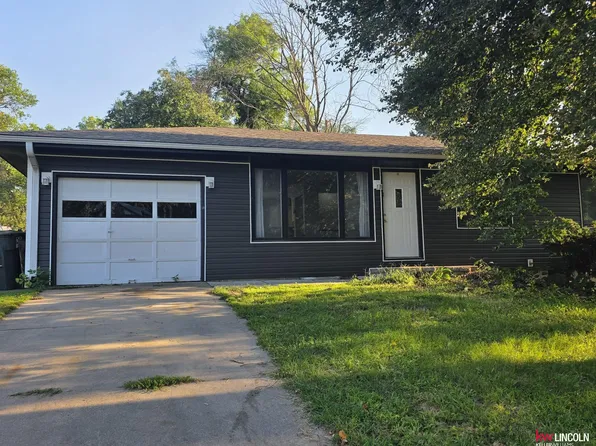 7147 Aylesworth Ave, Lincoln, NE 68505
