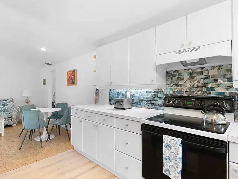 237 Avenida De La Isla #A — Photo 6