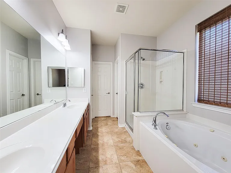 24502 Evangeline Springs Ln — Photo 15