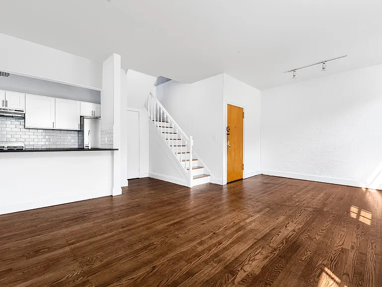361 W 20th St #3-A — Photo 3