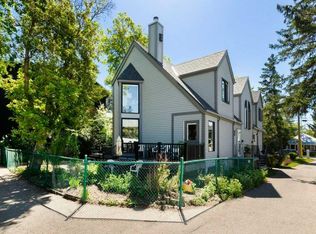 30 & 32 S New St SE, Calgary, AB T2G3X8