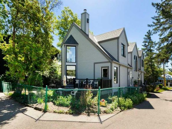 30 & 32 S New St SE, Calgary, AB T2G 3X8