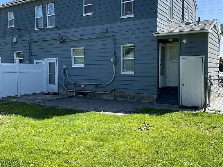1410 Townsend Ct — Photo 12