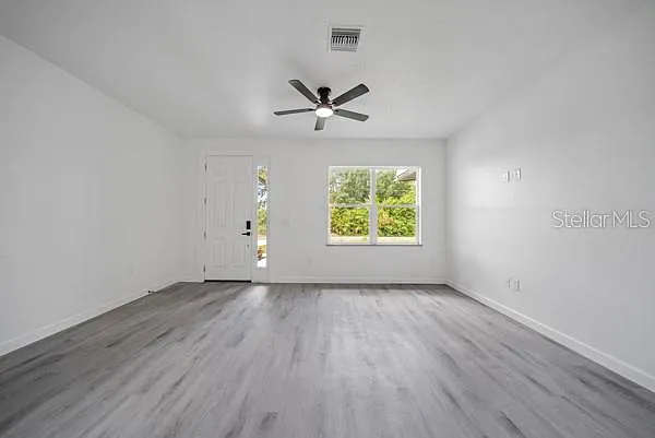 3908 Garienda Ave — Photo 8