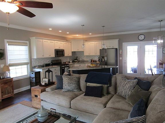 5th image of 214 Royal Birkdale Ct