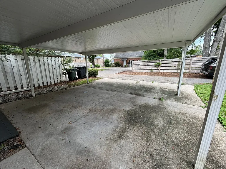 136 Belmont Rd — Photo 29