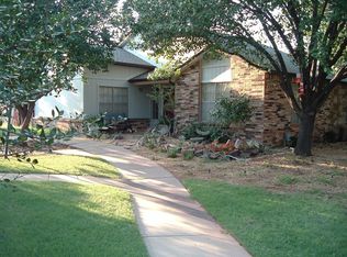 13915 Crossing Way W, Edmond, OK 73013