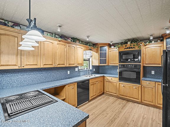 5th image of 896 Angelico Rd NW