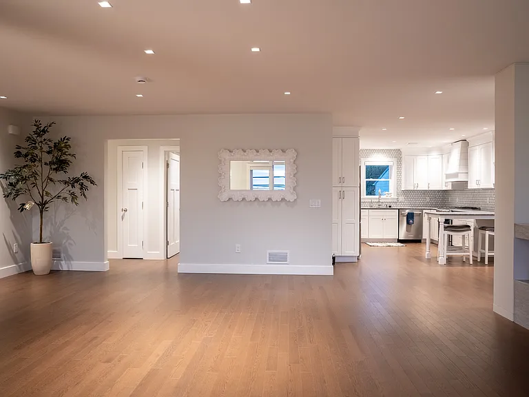 178 Warwick Neck Ave — Photo 8