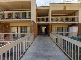 500 Umstead Dr #203, Chapel Hill, NC 27516
