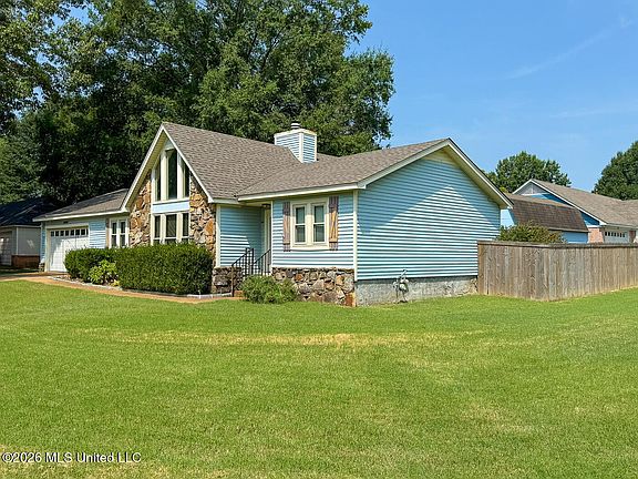 3rd image of 6640 Black Thorn Dr