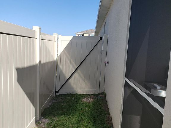 5th image of 5901 Briar Rose Way