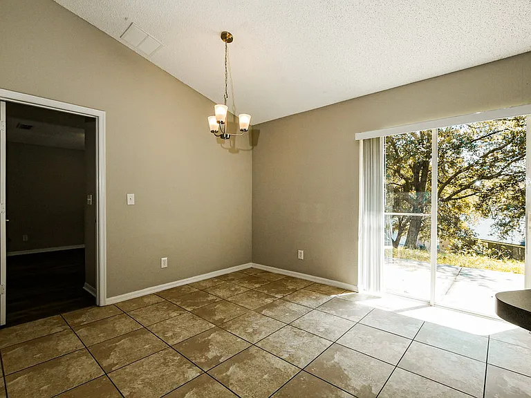 1320 Rain Forest Ln — Photo 7