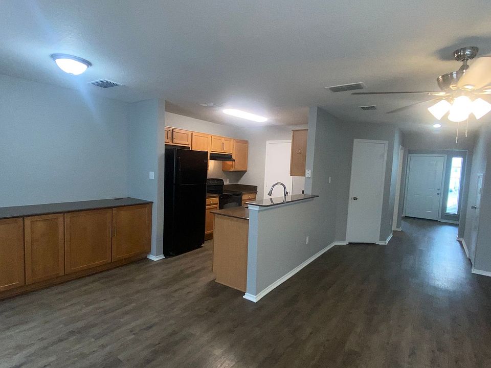 1st image of 5800 Giddyup Ln