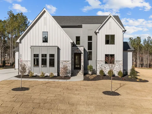 35 Chestnut Oak Dr, Youngsville, NC 27596