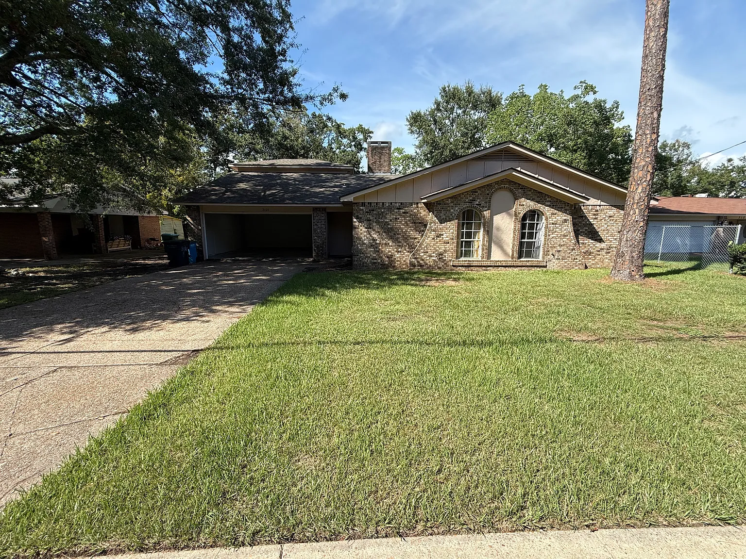 4 bed, 2495 sqft, $2,400 — Photo 3