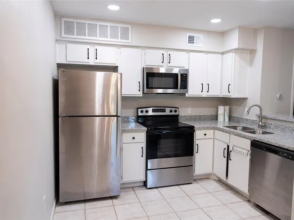 2021 Spenwick Dr APT 624, Houston, TX 77055