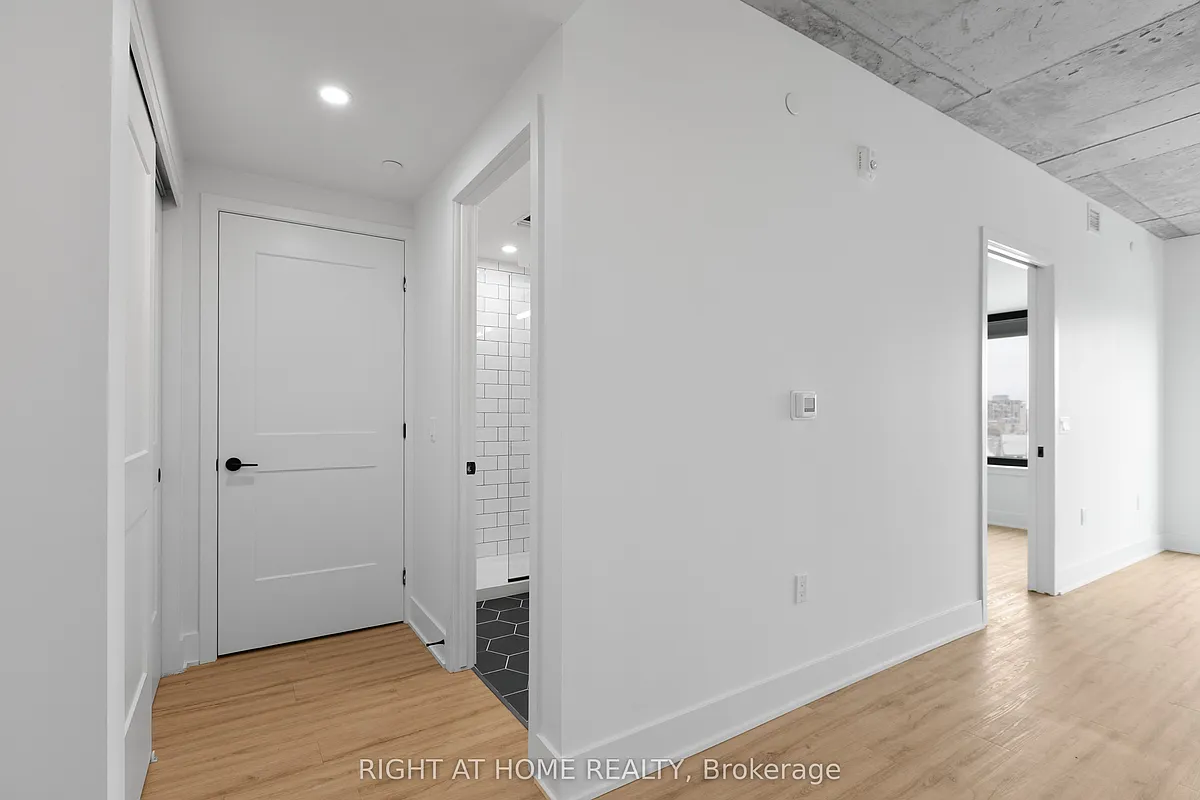 Building Photo - 377 Winona Ave #509