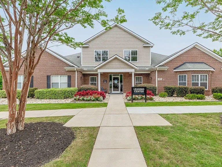 The Overlook At Golden Hills Apartment Homes — Photo 26