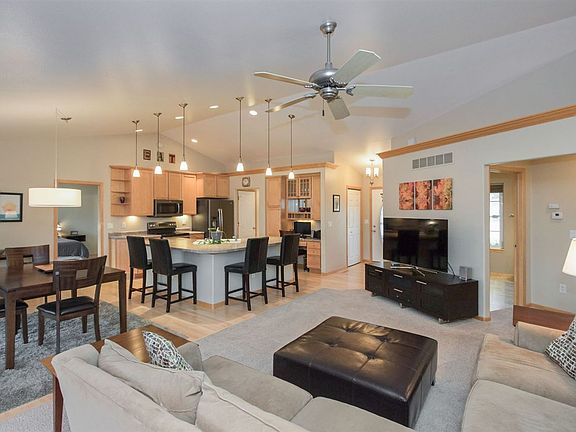 4th image of 2126 Glen Oaks Dr