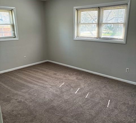 5th image of 227 John Pinckney Ln