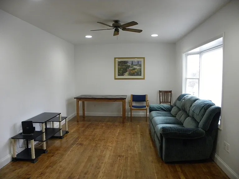 12115 Grandview Ave — Photo 5