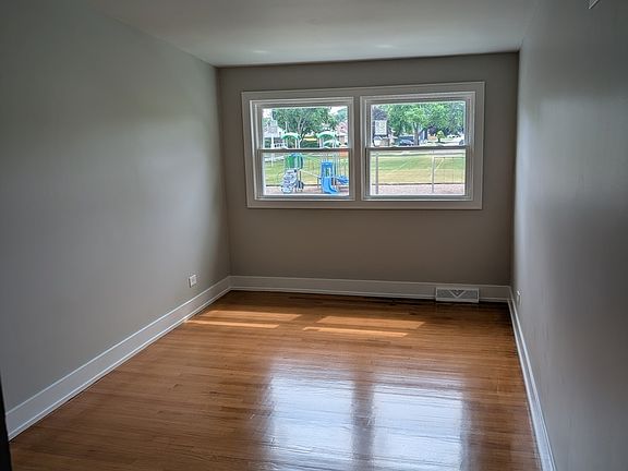3rd image of 624 S 11th Ave