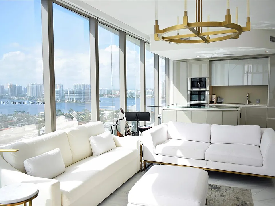 18975 Collins Ave #1804
