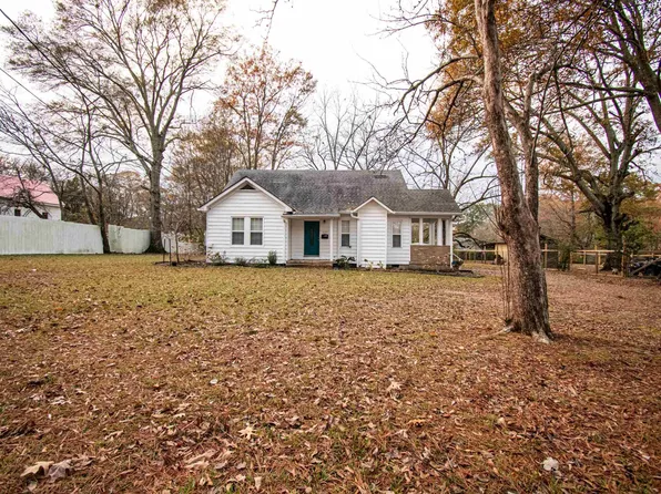 1127 N Main St, Monticello, AR 71655