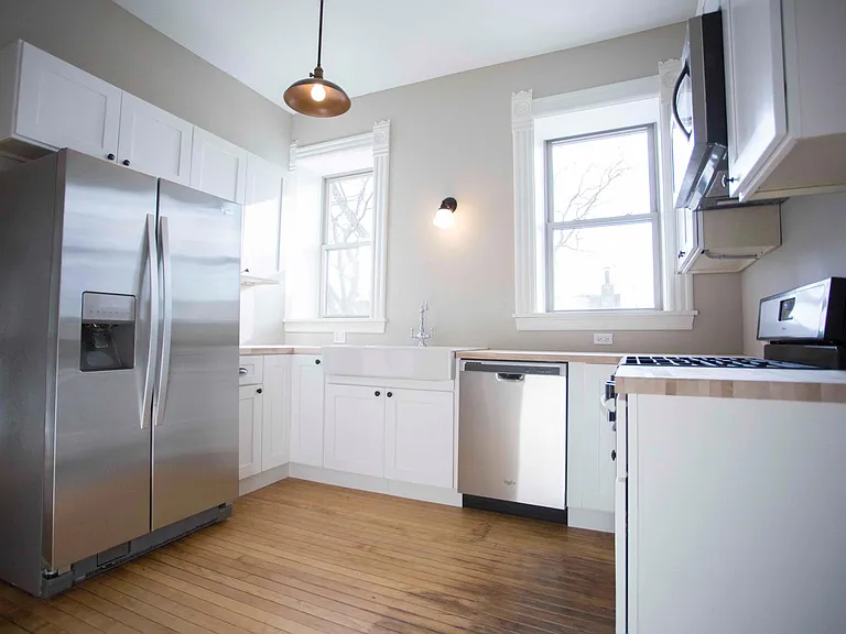 1110 N California Ave #2F — Photo 3