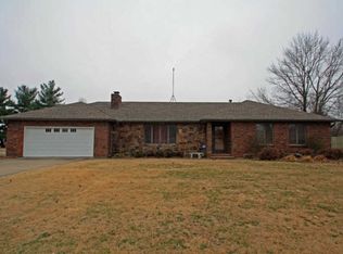 1216 Wendy Ln, Carthage, MO 64836