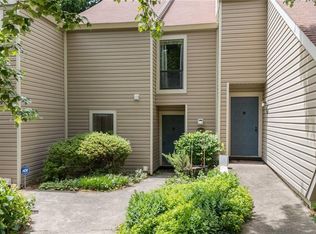 217 Village Ln UNIT G, Greensboro, NC 27409